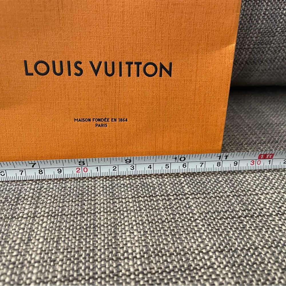 Mini Louis Vuitton paper bags - Picture 2 of 3